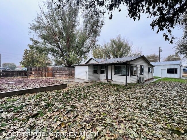 Building Photo - 2 br, 1 bath House - 213 E Chicago