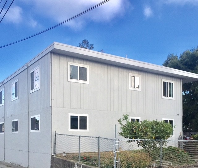 4-plex building - 3430 Laurel Ave
