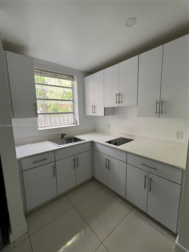 Foto del edificio - 2345 NW Flagler Terrace