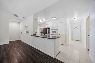 Building Photo - 10815 Montverde Ln