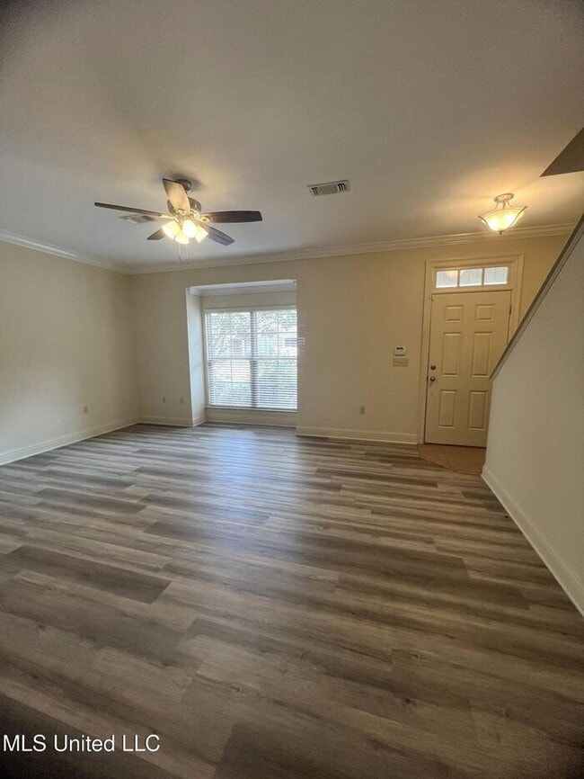 Photo - 928 Jefferson Dr Townhome