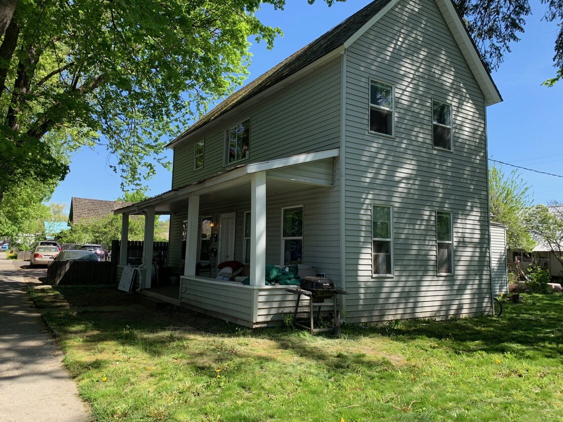 Primary Photo - 420 S Almon St