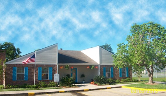 Foto principal - 2057 Waveland Ave