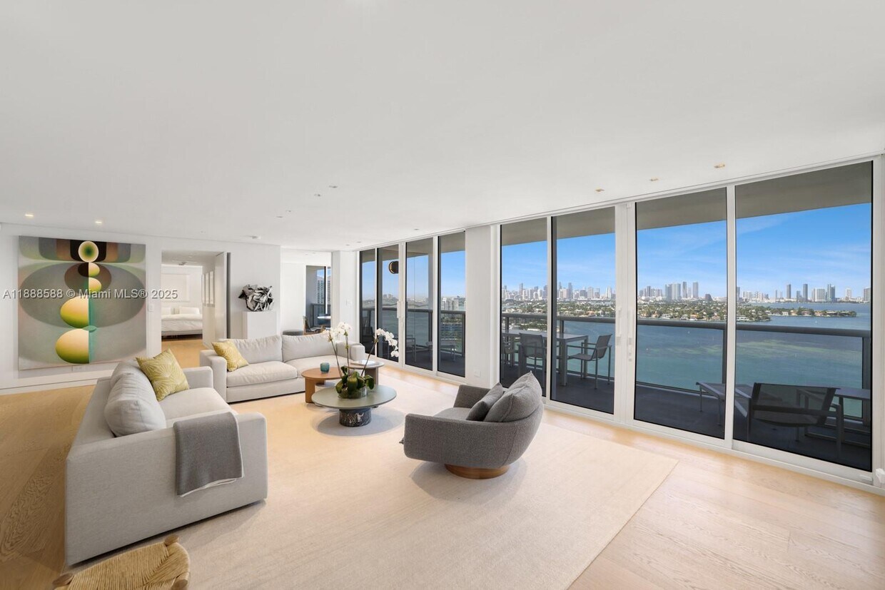 Foto principal - 1900 Sunset Harbour Dr