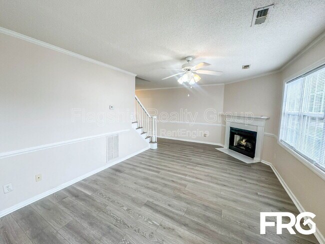 Foto del edificio - 3908 Sterling Pointe Dr