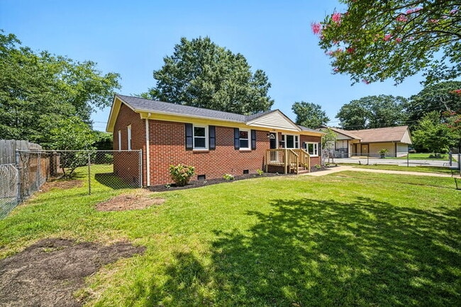 Building Photo - Recently Remodeled, Beautiful 3 Bedroom Home in Norfolk