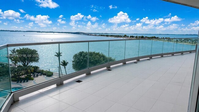 Foto del edificio - Southeast 25th Road, Miami, FL 33129 - 2 BR 2 BA condo