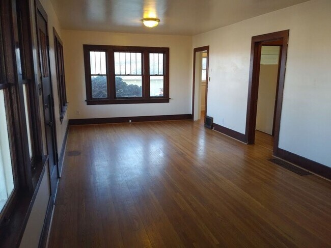 Foto del edificio - 721 E Mulberry St