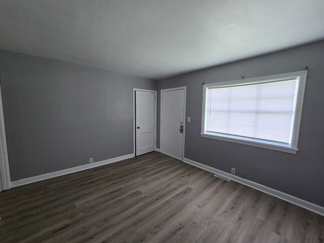 Foto del edificio - 602 Logan Ave