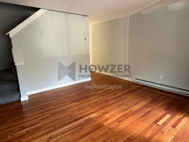 Foto del edificio - 10 Pine Grove Ave