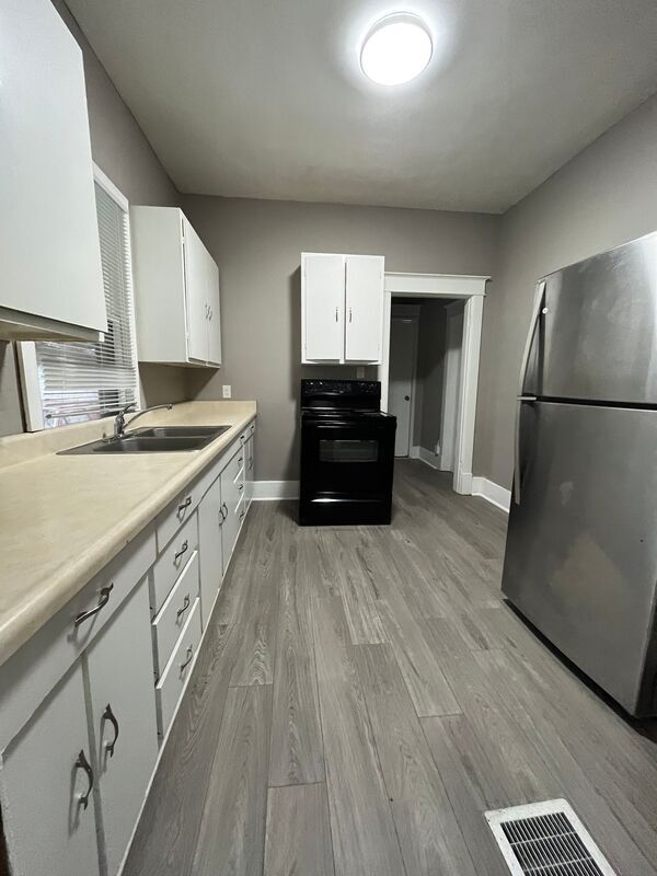 Building Photo - 2049 Worthington Ave