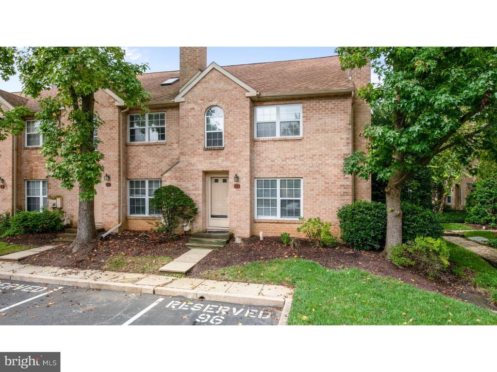 Primary Photo - 45 Rampart Dr