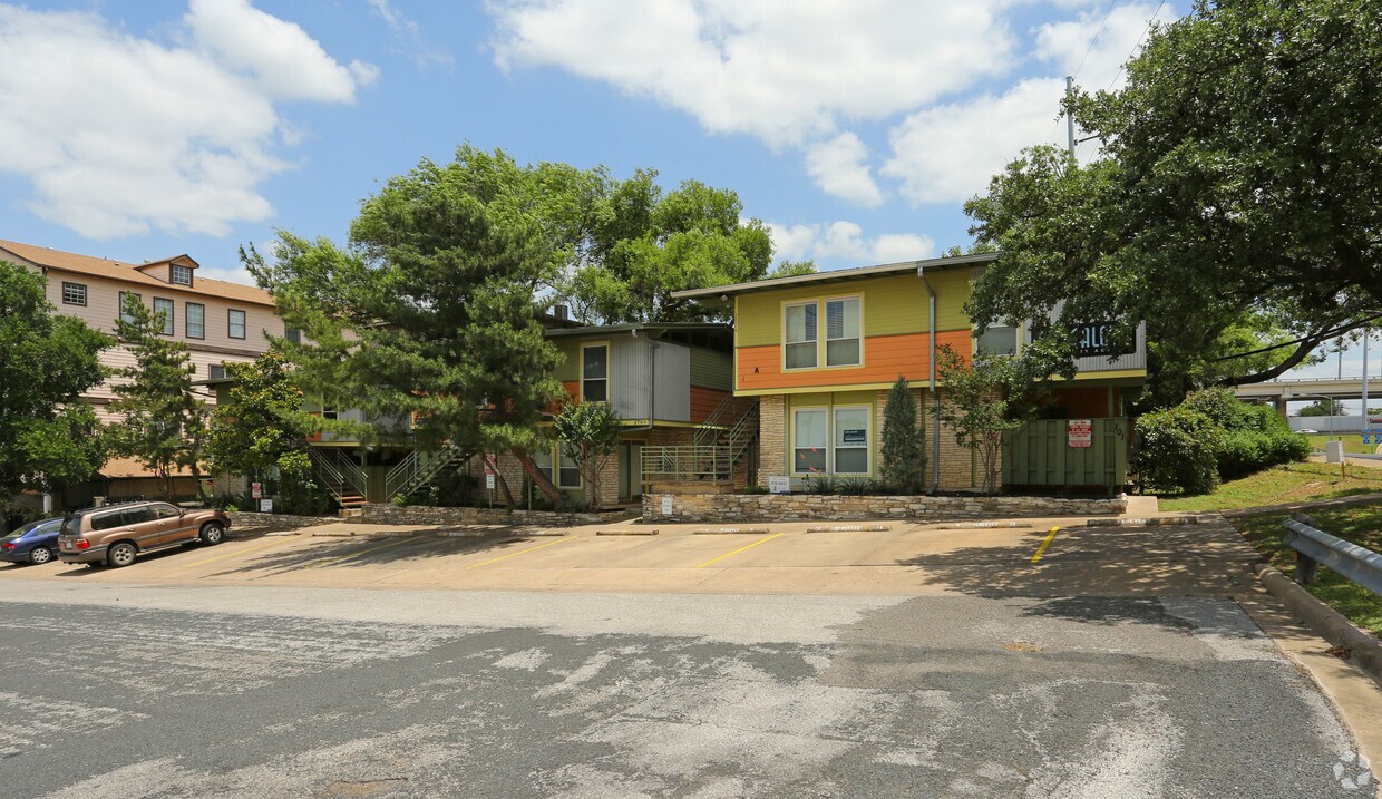 Foto del edificio - The Bungalows at Fort Acres