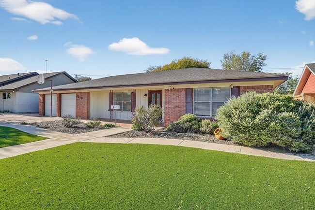 Foto del edificio - 3210 Cimmaron Ave