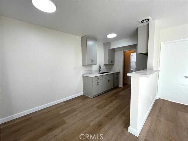 Building Photo - 3430 W 63rd St