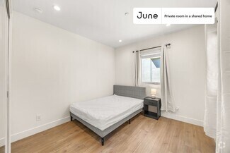 Building Photo - Private bedroom in 4 bed/4 bath Home