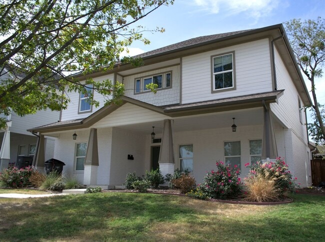 * MOVE IN SUMMER 6/14/2027 * 6 Bed 4 Bath ... - * MOVE IN SUMMER 6/14/2027 * 6 Bed 4 Bath ... House