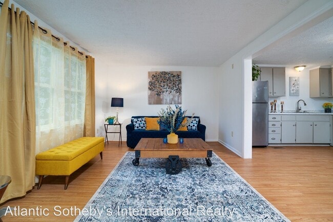 Building Photo - 3 br, 1.5 bath House - 327 Settler's Landi...
