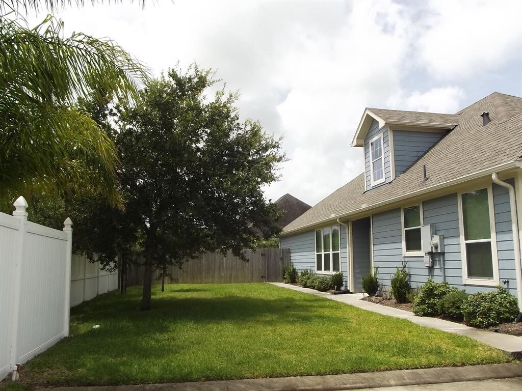 Foto principal - 2801 Sand Dune Dr