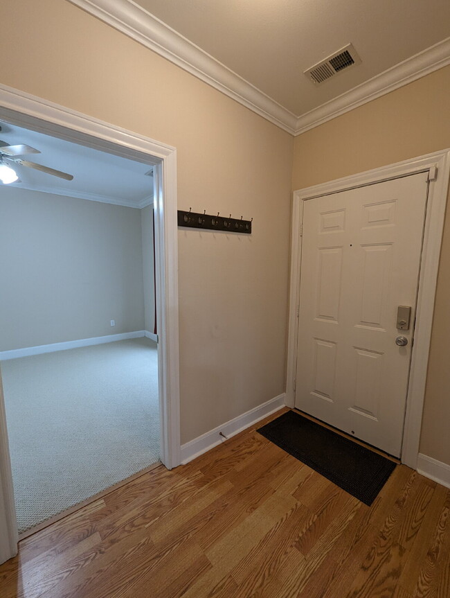 Building Photo - 1102 Private Rd 3097