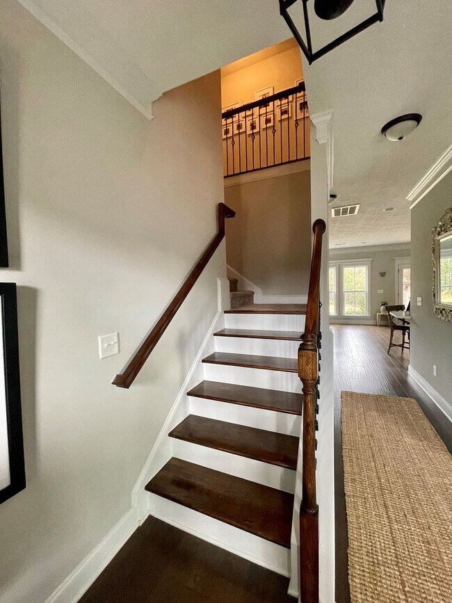 Building Photo - Beautiful Home located in Evans
