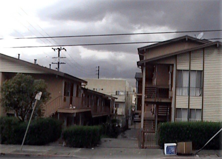 Alt. Vistas - 905 Centennial St