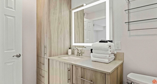 Foto del edificio - 330 Bluefish Dr