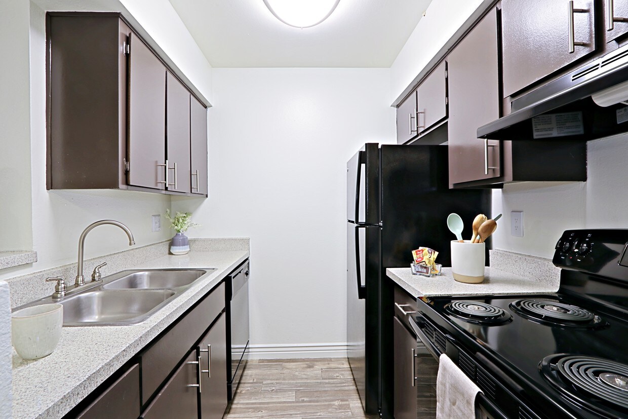 SunPointe Apartments 7077 W McDowell Rd Phoenix, AZ