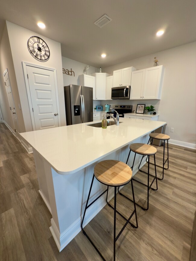 Building Photo - 5676 Sandy Walk St