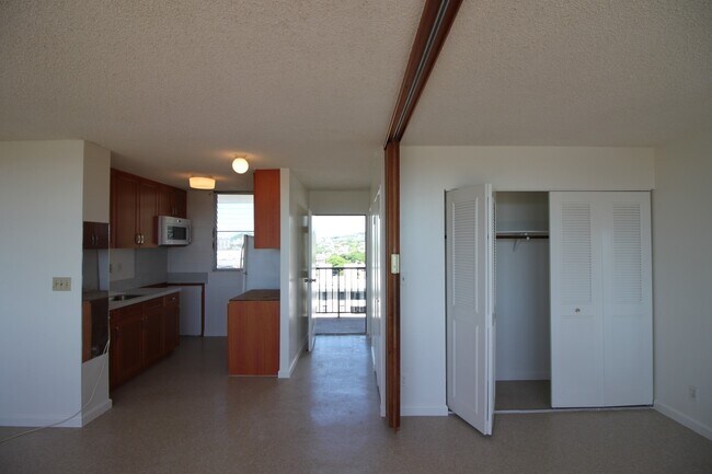 Foto del edificio - Secured Building -Studio, 1 Bath, 1 Parkin...