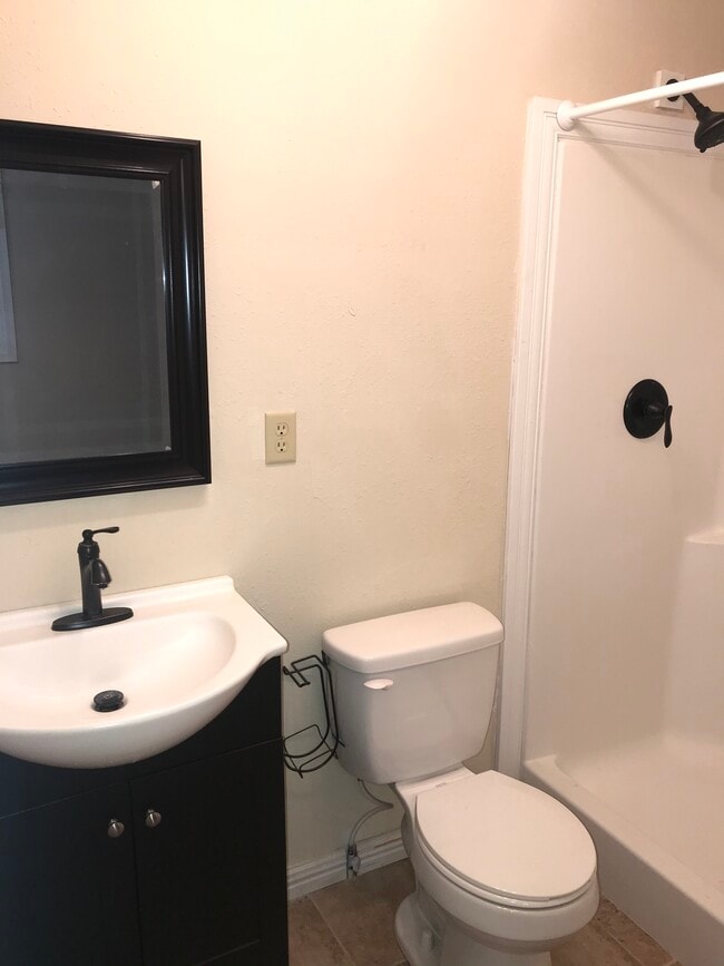 Master bath - 2300 E 15th St