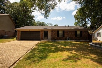 Building Photo - 8 Turtle Creek Ct