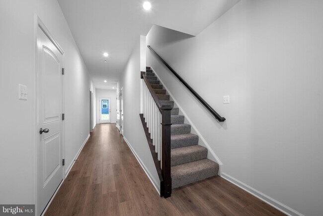 Building Photo - 8263 Longford Rd