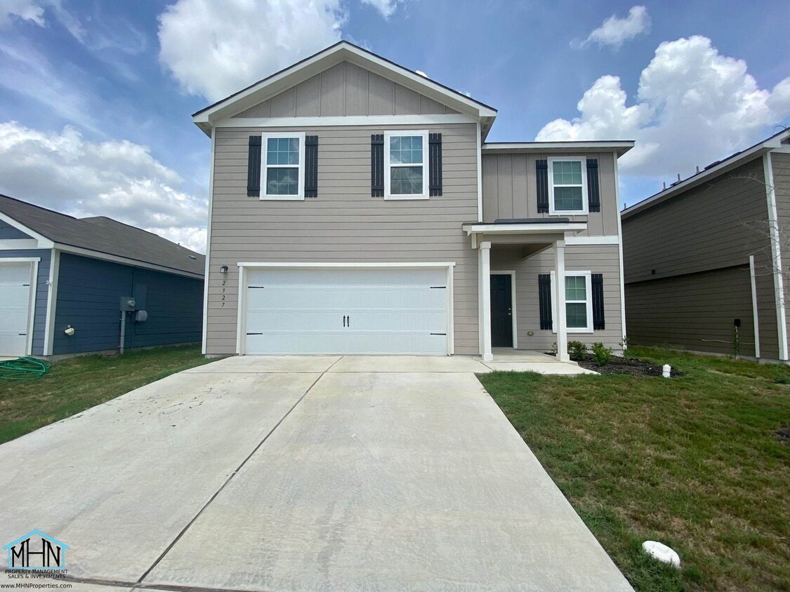 Primary Photo - BEAUTIFUL 4 bed/2.5 bath in Converse that'...