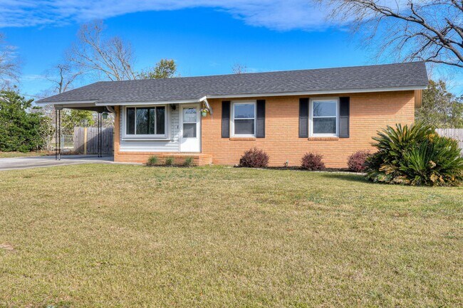 Building Photo - Updated 3 Bedroom 2 Bath in Martinez