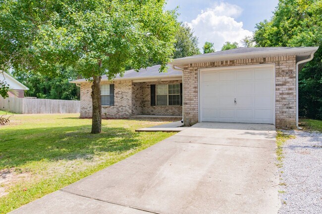 Building Photo - Adorable home in Pace