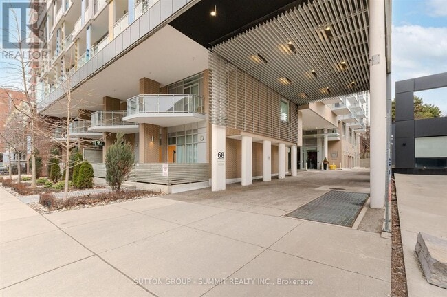 Building Photo - 68 Merton St