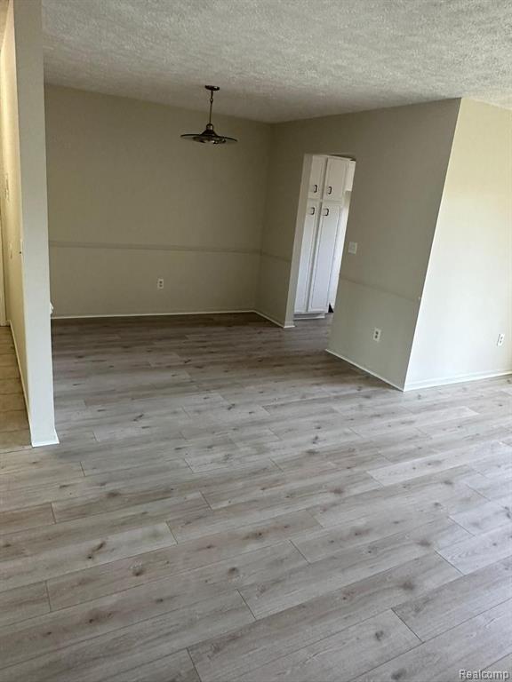 Foto del edificio - 27860 Berrywood Ln