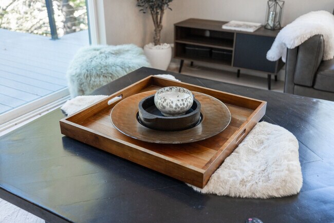 Foto del edificio - 255 Matterhorn Dr