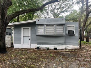 Building Photo - 3000 Clarcona Rd