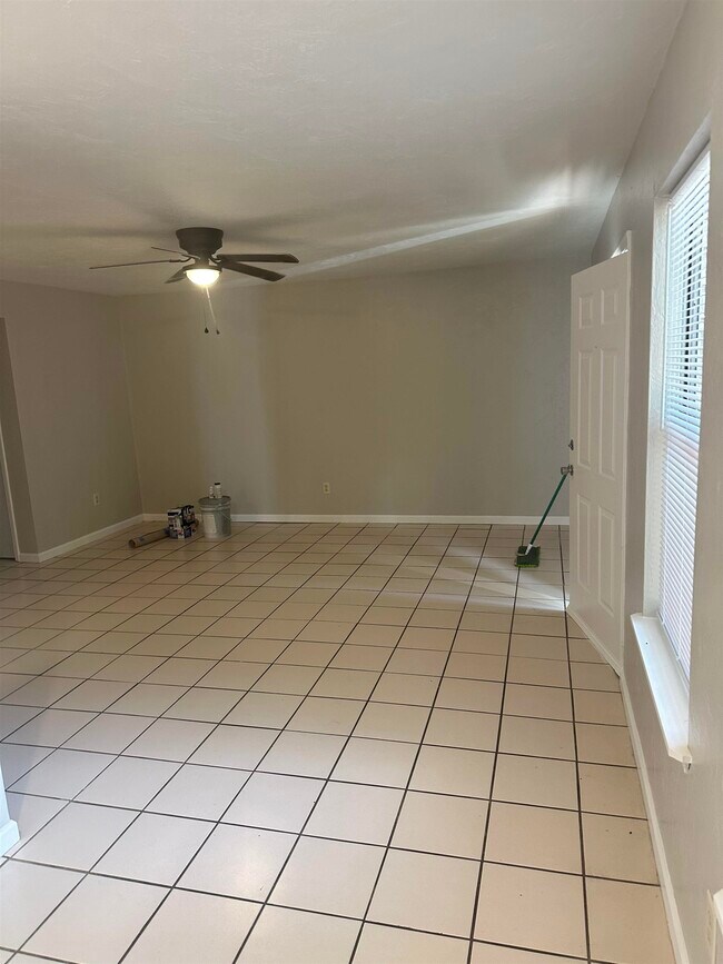 Foto del edificio - 1830 Sylvan Ct