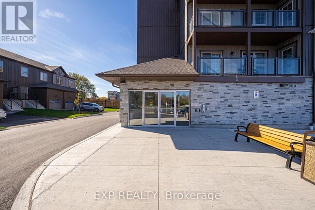 Photo du bâtiment - 110 Grew Blvd