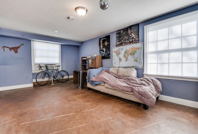 Foto del edificio - 905 W 30th St