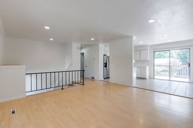 Building Photo - 1312 Ash Dr