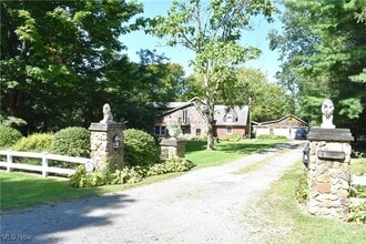 Building Photo - 2071 Dewey Rd