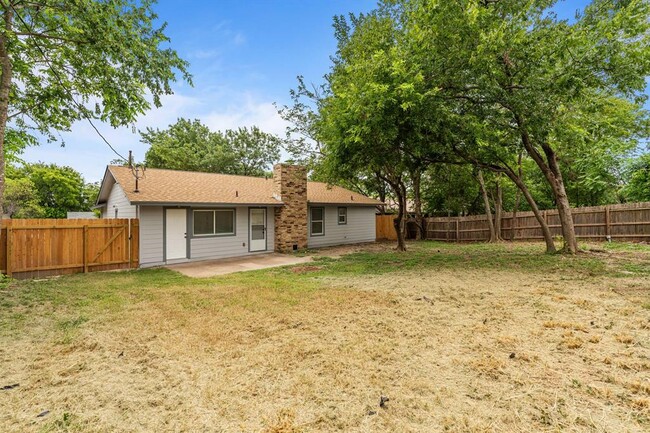 Building Photo - 8408 Staunton Dr