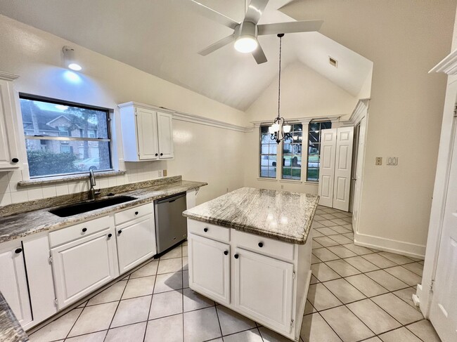 Foto del edificio - 13310 Misty Mill Dr