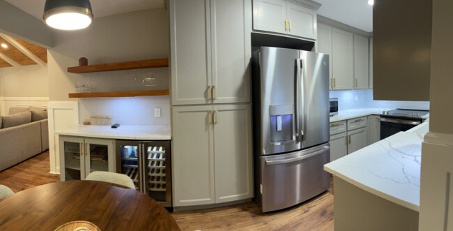 Building Photo - 224 Anhalt Dr