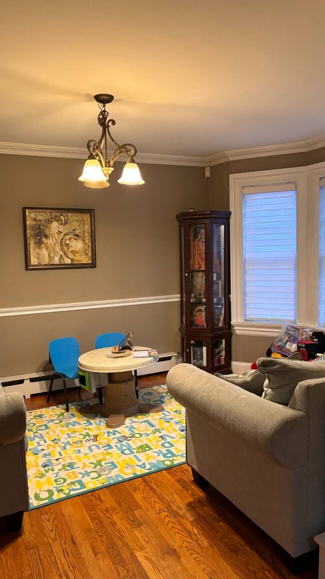 Foto del edificio - 352 Lake Ave S