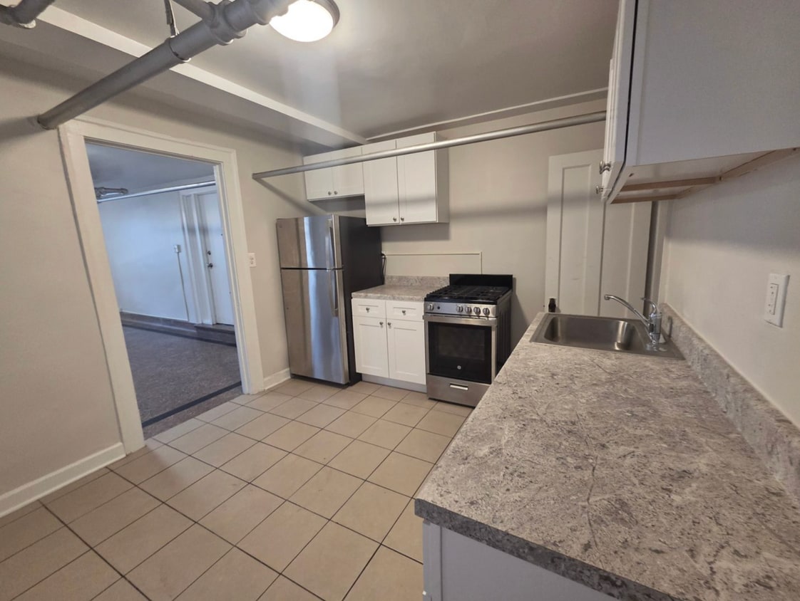 Building Photo - 5011 N Damen Ave